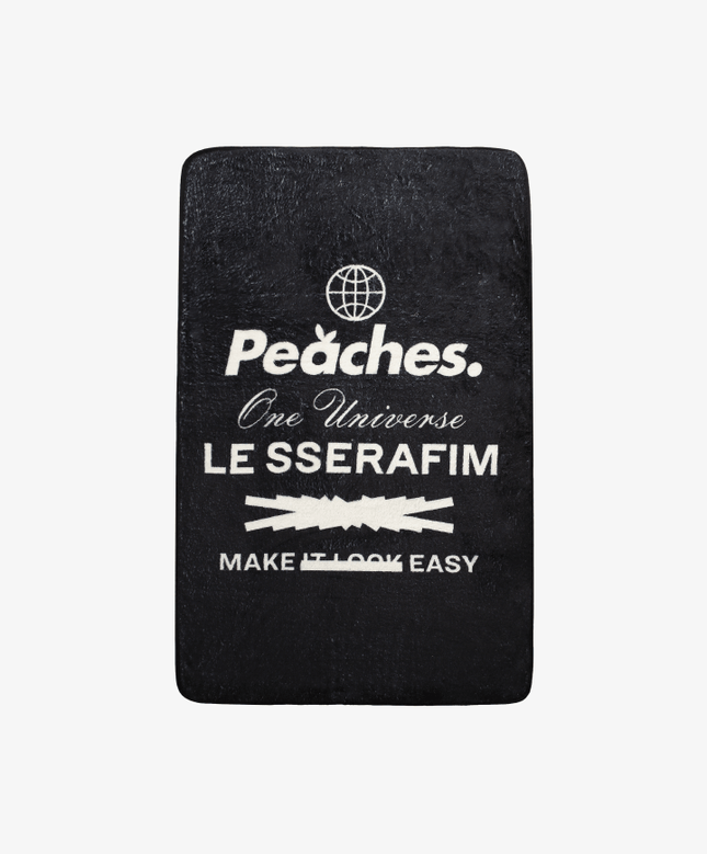 [2ND PRE-ORDER] LE SSERAFIM - LE SSERAFIM X PEACHES. OFFICIAL MD BLANKET - COKODIVE