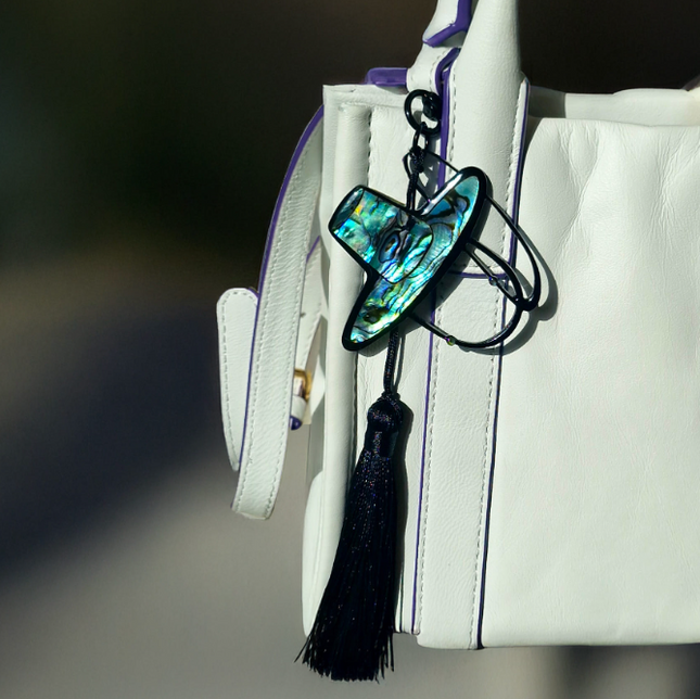 MOTHER OF PEARL GAT KEYRING - COKODIVE