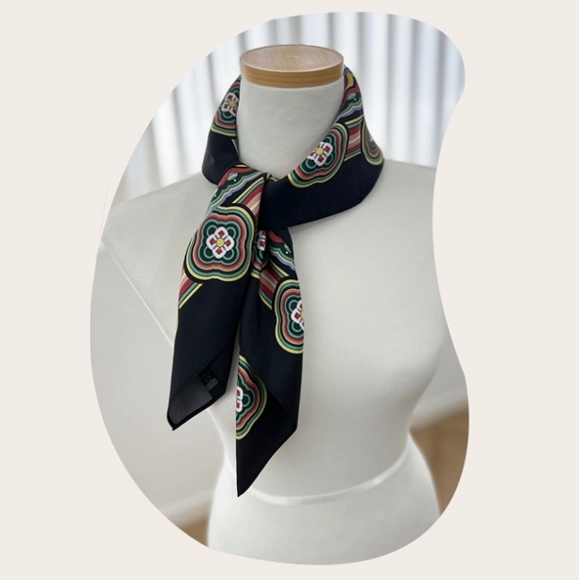 GYEONGBOKGUNG PALACE GEUNJEONGJEON PHOENIX MOTIF SCARF - COKODIVE