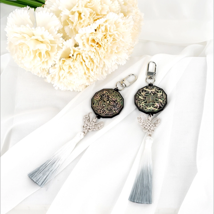 KOREAN ROYAL MOTHER OF PEARL KEYCHAIN (NORIGAE) - COKODIVE