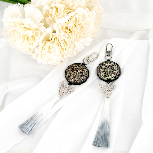 KOREAN ROYAL MOTHER OF PEARL KEYCHAIN (NORIGAE) - COKODIVE