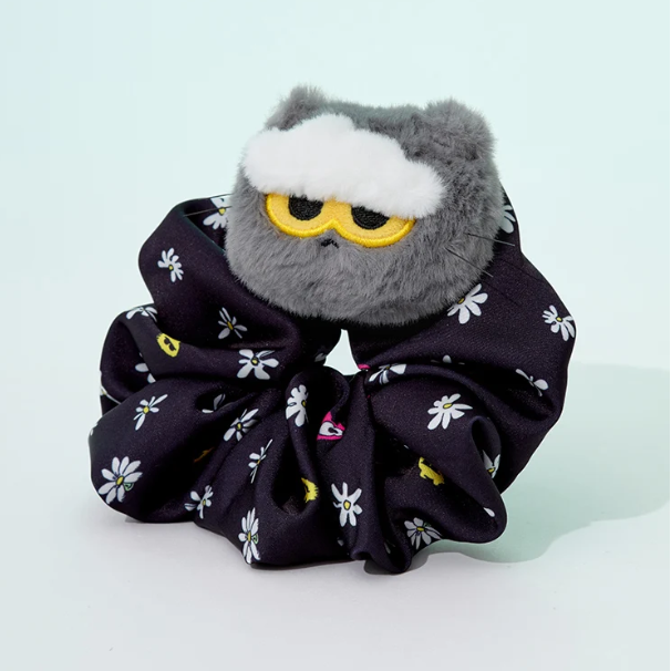 ZO&FRIENDS - ZOA SIGNATURE PLUSH HAIR SCRUNCHIE - COKODIVE