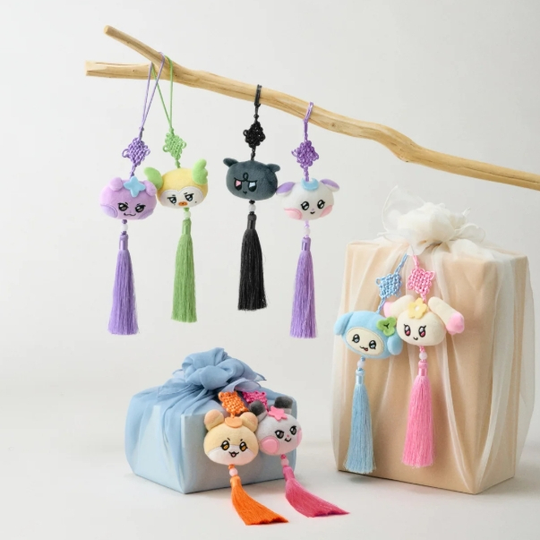 ATEEZ - MIGHTEEZ BOK-TEEZ TASSEL KEYRING - COKODIVE
