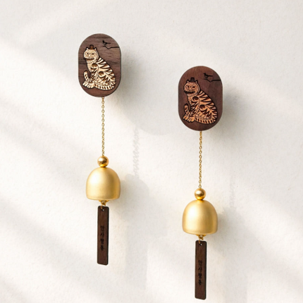 TIGER & MAGPIE WOODEN DOOR BELL - COKODIVE
