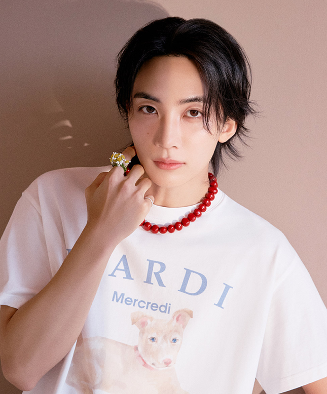 [WITH SVT JEONGHAN] TSHIRT NEZ TOUT ROSE 01 (IVORY ASHBLUE)