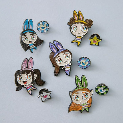 NEWJEANS - NEWJEANS X MURAKAMI OFFICIAL MD METAL PIN BADGE - COKODIVE